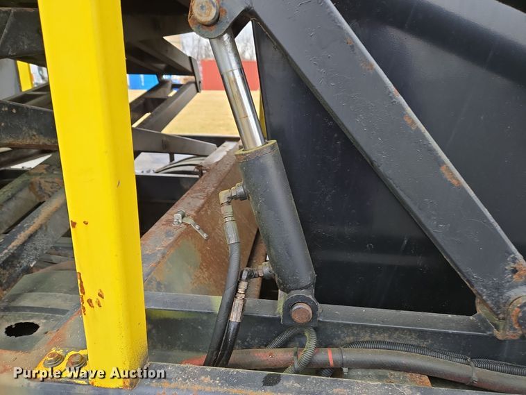 image for item EC4030 2010 Isuzu NPR street sweeper truck