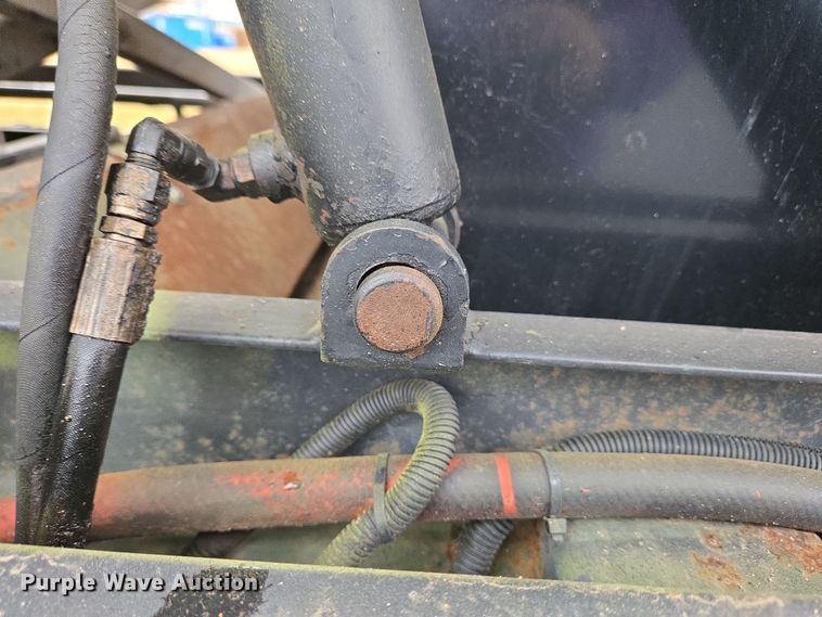 image for item EC4030 2010 Isuzu NPR street sweeper truck