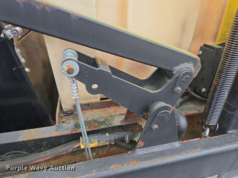 image for item EC4030 2010 Isuzu NPR street sweeper truck