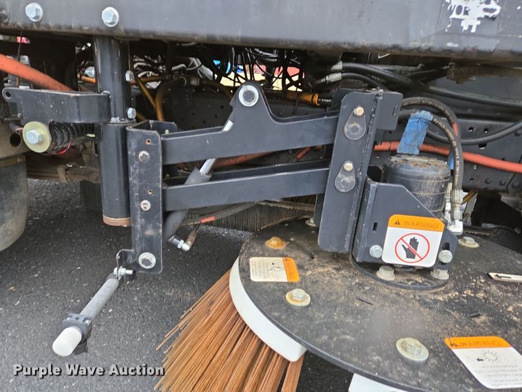 image for item EC4030 2010 Isuzu NPR street sweeper truck