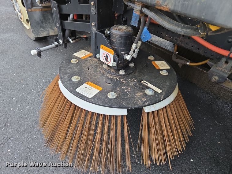 image for item EC4030 2010 Isuzu NPR street sweeper truck