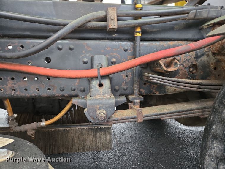 image for item EC4030 2010 Isuzu NPR street sweeper truck