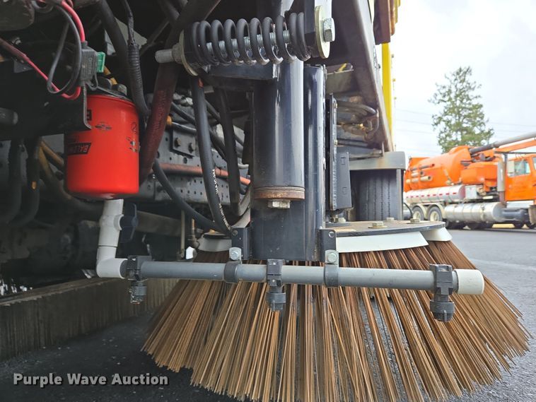 image for item EC4030 2010 Isuzu NPR street sweeper truck