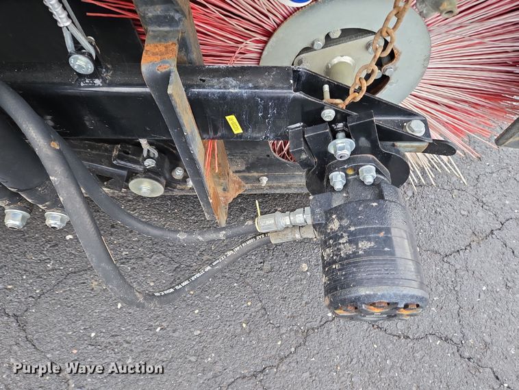 image for item EC4030 2010 Isuzu NPR street sweeper truck