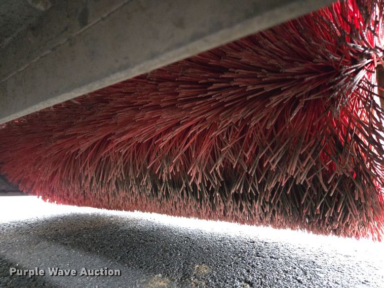 image for item EC4030 2010 Isuzu NPR street sweeper truck