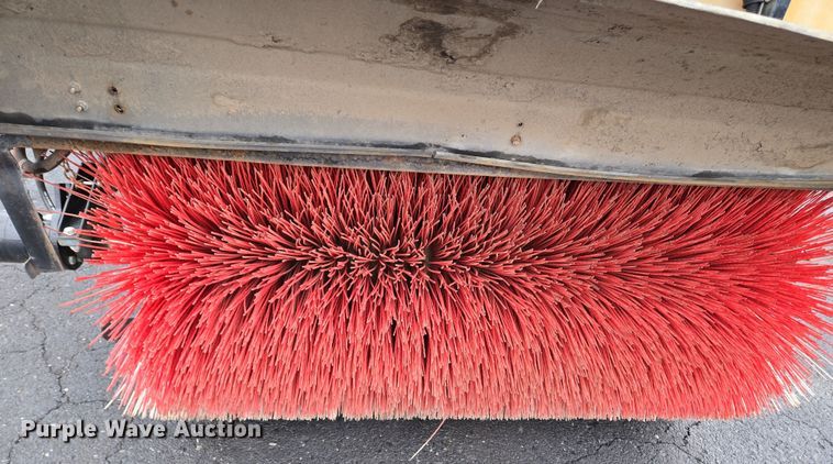 image for item EC4030 2010 Isuzu NPR street sweeper truck