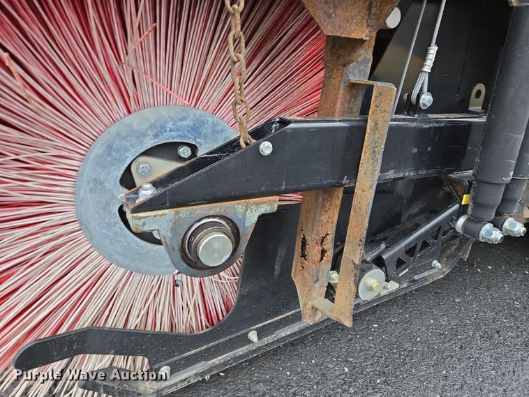 image for item EC4030 2010 Isuzu NPR street sweeper truck