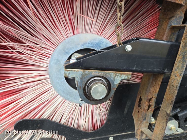 image for item EC4030 2010 Isuzu NPR street sweeper truck