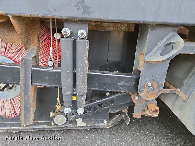 image for item EC4030 2010 Isuzu NPR street sweeper truck