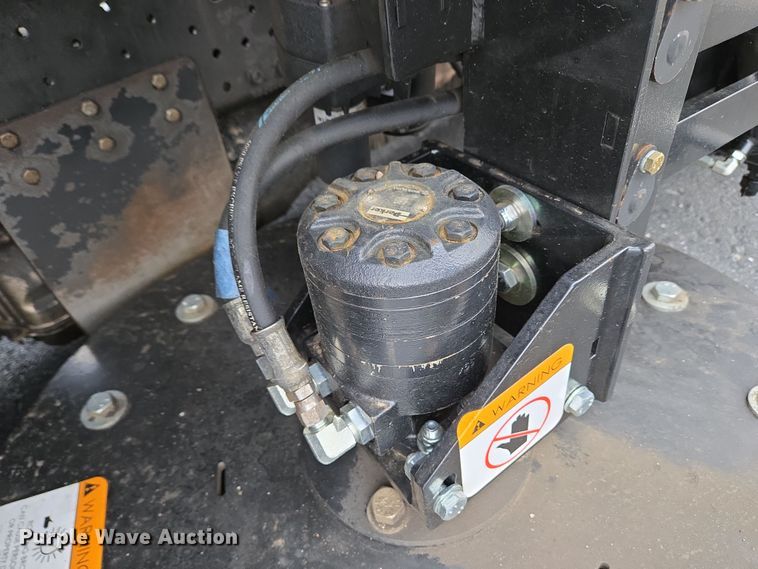 image for item EC4030 2010 Isuzu NPR street sweeper truck