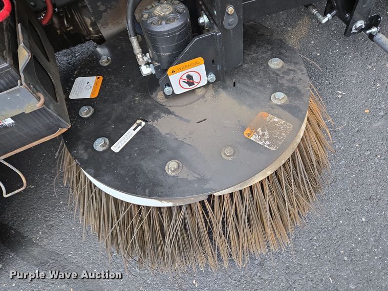 image for item EC4030 2010 Isuzu NPR street sweeper truck