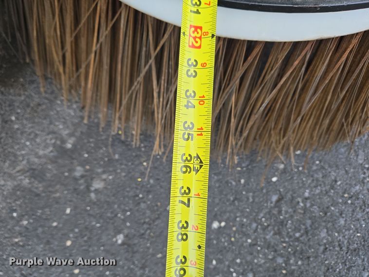 image for item EC4030 2010 Isuzu NPR street sweeper truck