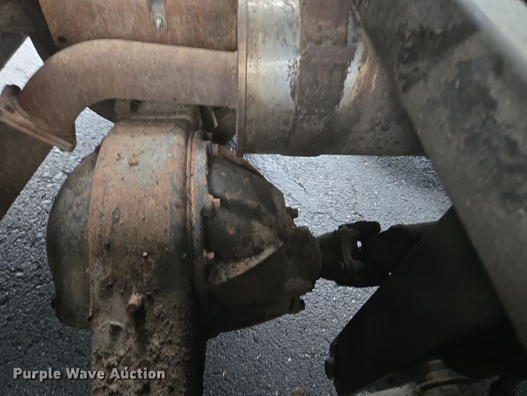 image for item EC4030 2010 Isuzu NPR street sweeper truck