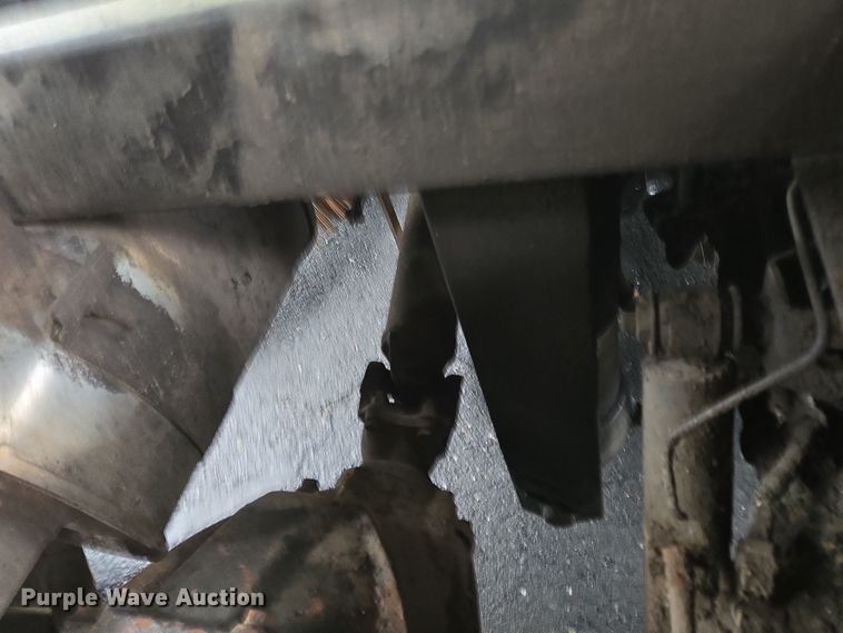 image for item EC4030 2010 Isuzu NPR street sweeper truck