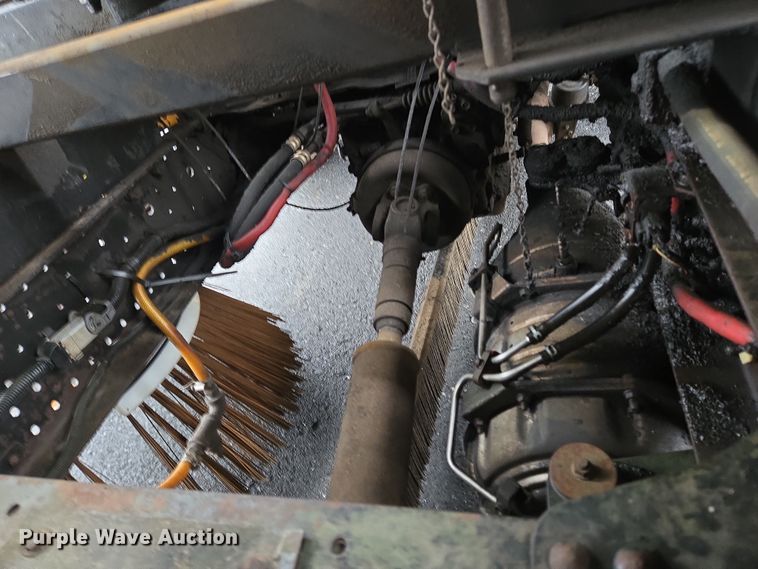 image for item EC4030 2010 Isuzu NPR street sweeper truck