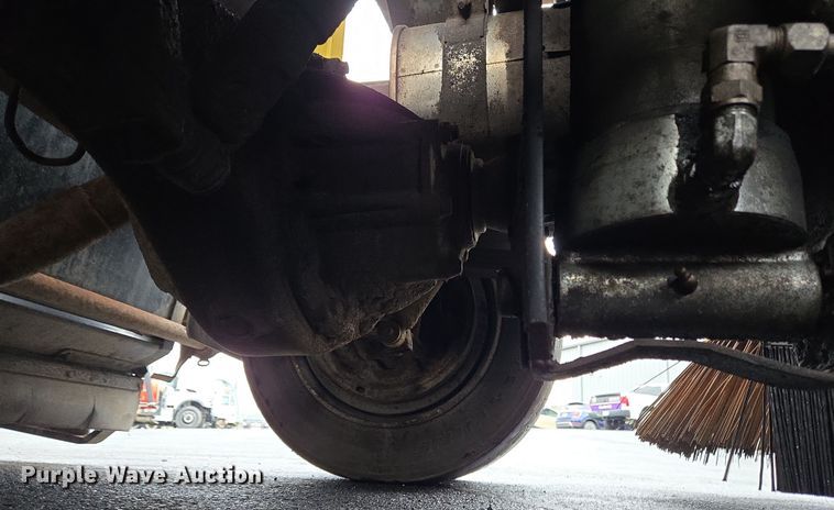 image for item EC4030 2010 Isuzu NPR street sweeper truck