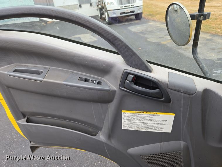 image for item EC4030 2010 Isuzu NPR street sweeper truck