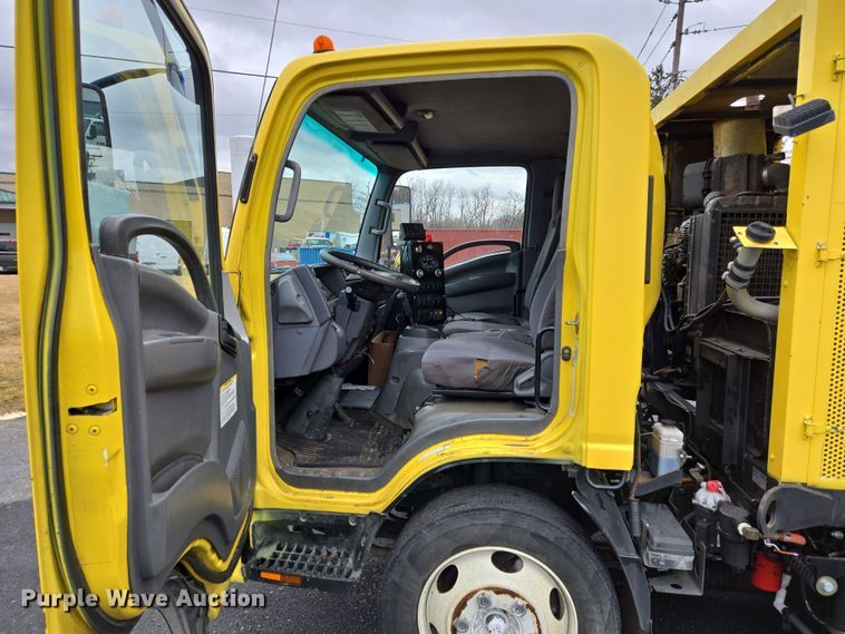 image for item EC4030 2010 Isuzu NPR street sweeper truck