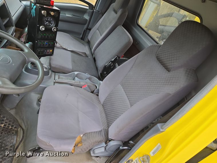 image for item EC4030 2010 Isuzu NPR street sweeper truck