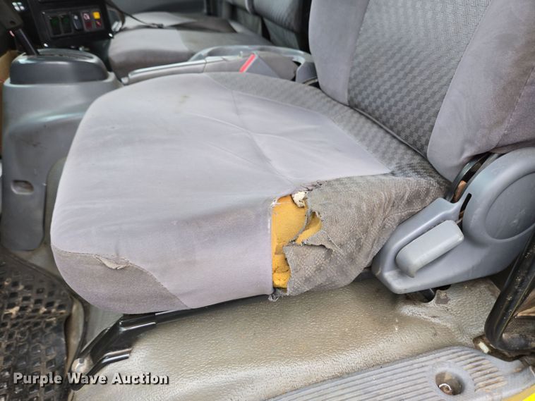 image for item EC4030 2010 Isuzu NPR street sweeper truck