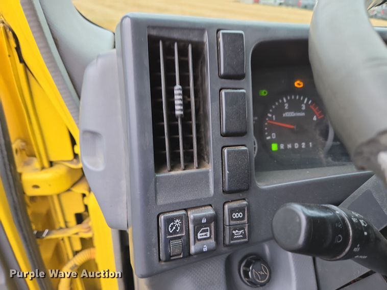 image for item EC4030 2010 Isuzu NPR street sweeper truck