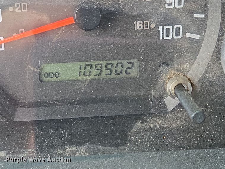 image for item EC4030 2010 Isuzu NPR street sweeper truck