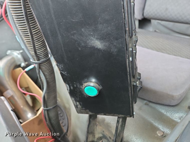 image for item EC4030 2010 Isuzu NPR street sweeper truck