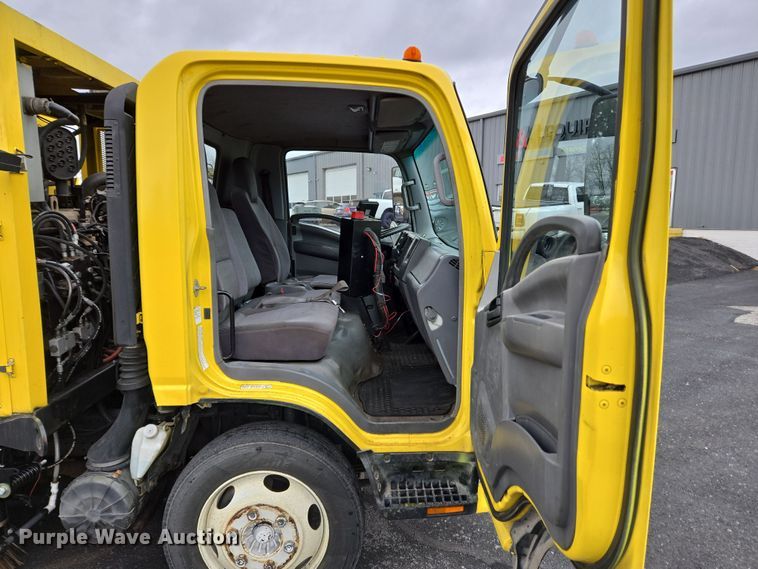 image for item EC4030 2010 Isuzu NPR street sweeper truck