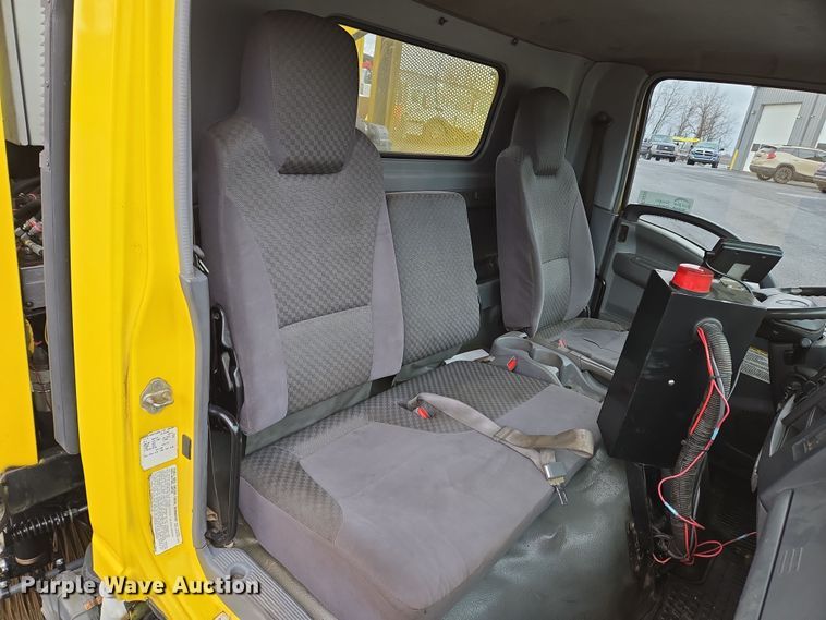 image for item EC4030 2010 Isuzu NPR street sweeper truck