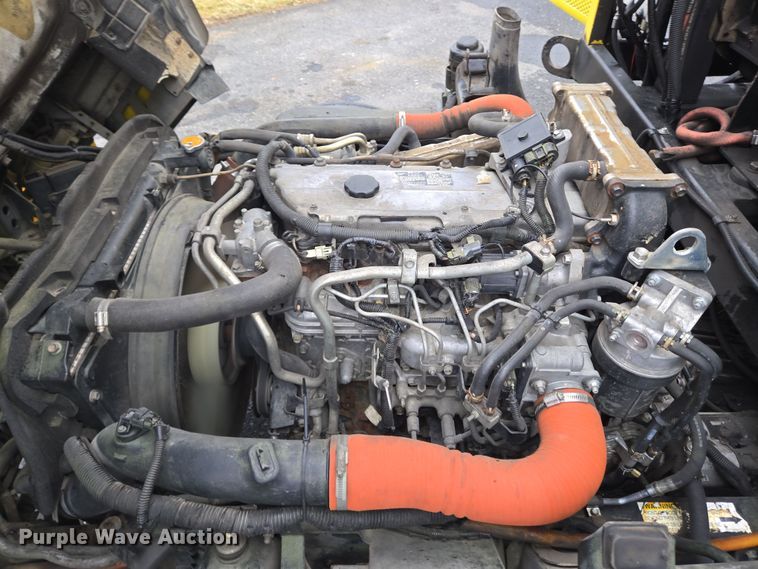 image for item EC4030 2010 Isuzu NPR street sweeper truck