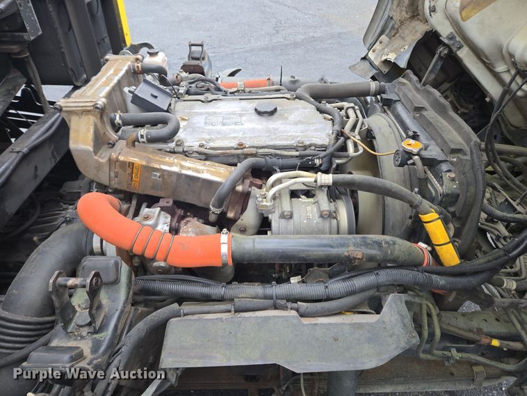 image for item EC4030 2010 Isuzu NPR street sweeper truck