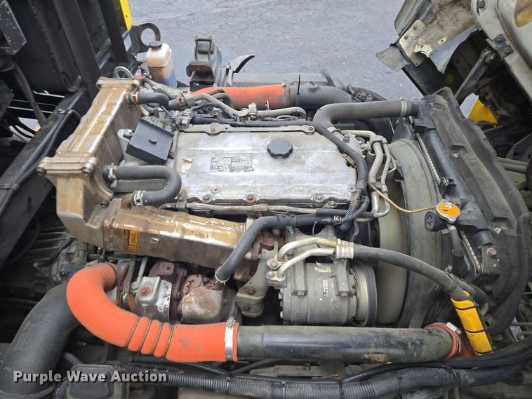 image for item EC4030 2010 Isuzu NPR street sweeper truck