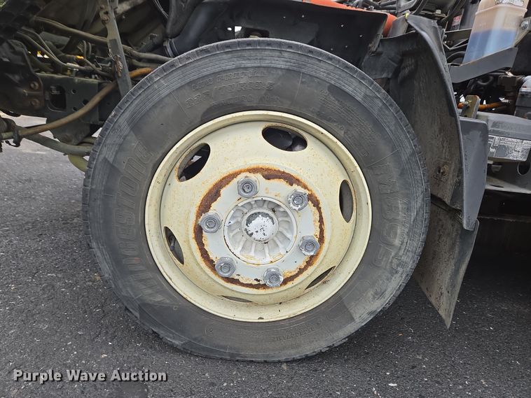 image for item EC4030 2010 Isuzu NPR street sweeper truck