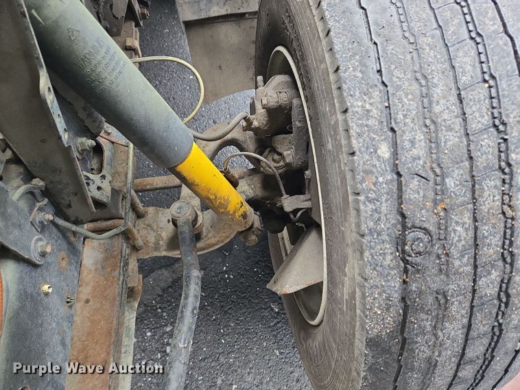 image for item EC4030 2010 Isuzu NPR street sweeper truck