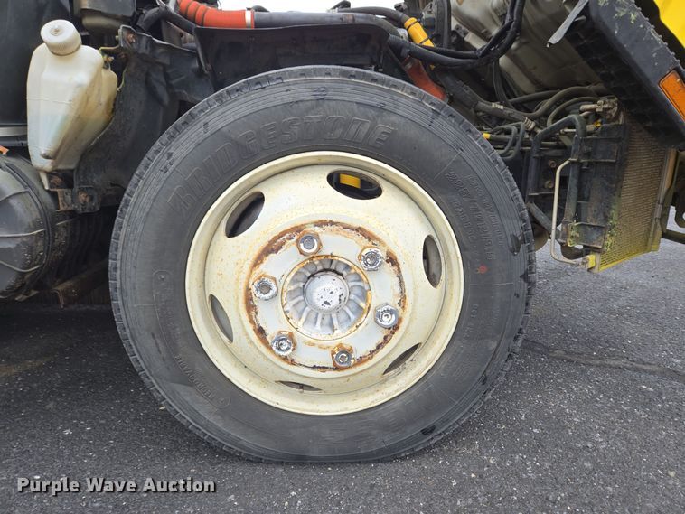 image for item EC4030 2010 Isuzu NPR street sweeper truck