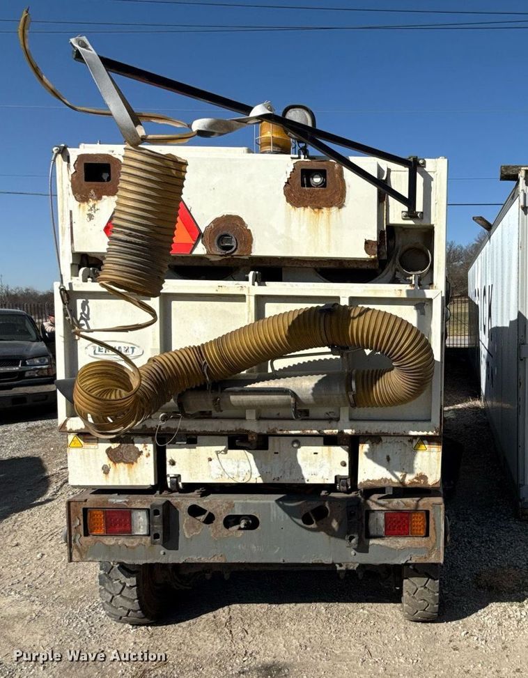 image for item ED3983 2015 Tennant Sentinel street sweeper