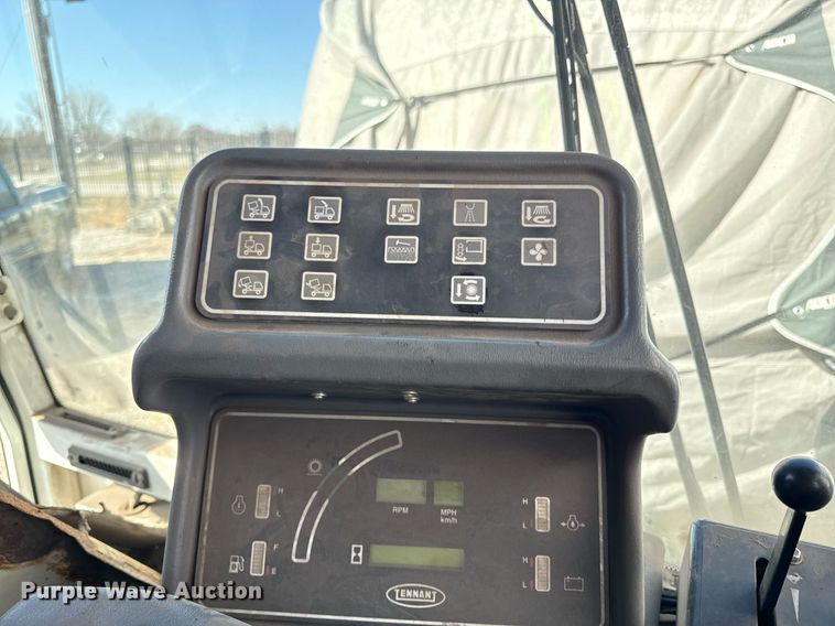 image for item ED3983 2015 Tennant Sentinel street sweeper