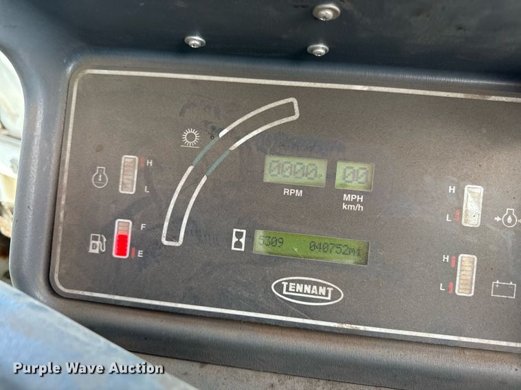 image for item ED3983 2015 Tennant Sentinel street sweeper