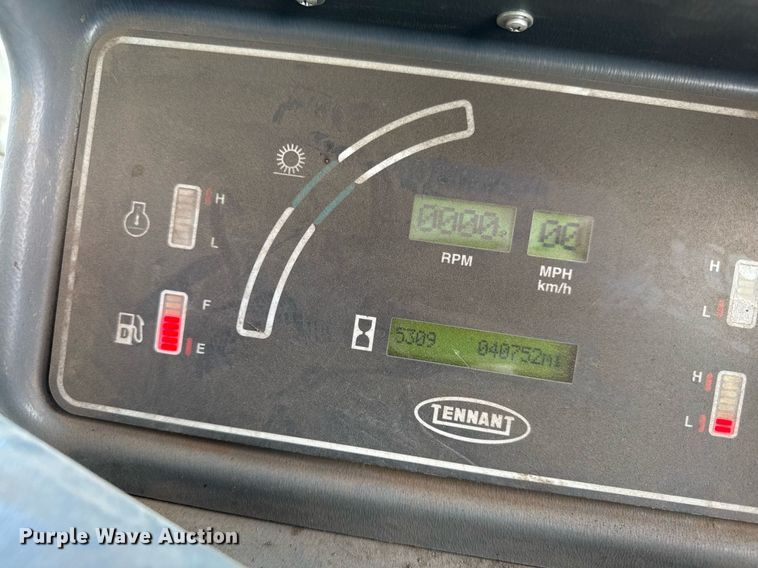 image for item ED3983 2015 Tennant Sentinel street sweeper