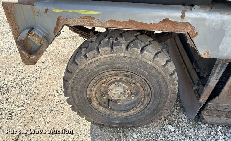 image for item ED3983 2015 Tennant Sentinel street sweeper