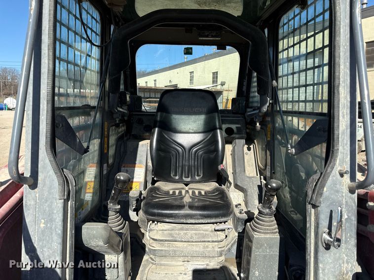 image for item ED3984 2016 Takeuchi TL12 tracked skid steer loader