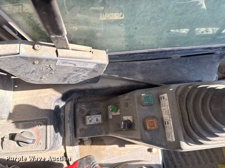 image for item ED3984 2016 Takeuchi TL12 tracked skid steer loader