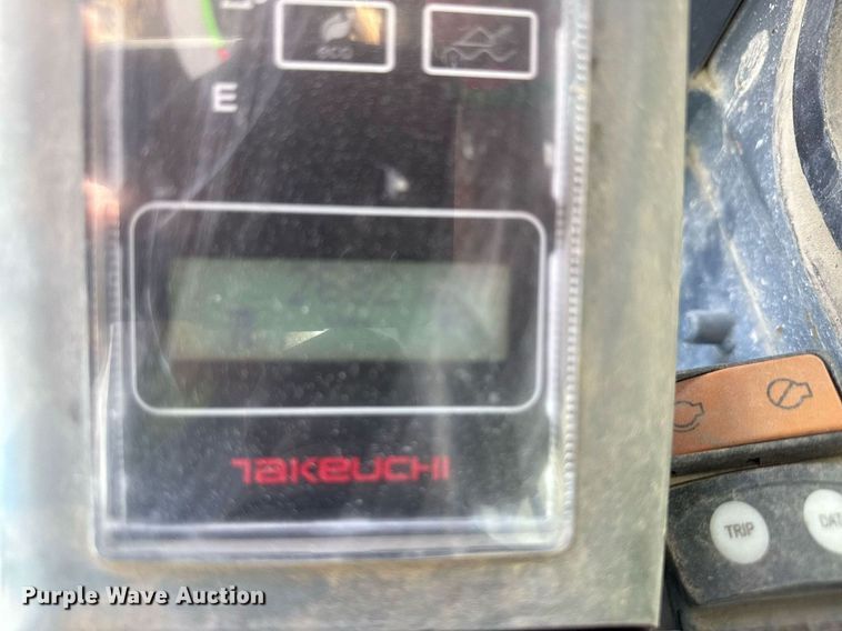 image for item ED3984 2016 Takeuchi TL12 tracked skid steer loader