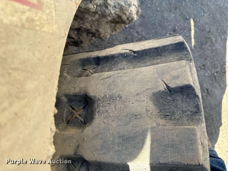 image for item ED3984 2016 Takeuchi TL12 tracked skid steer loader