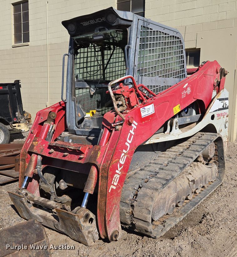image for item ED3985 2016 Takeuchi TL12V2 tracked skid steer loader