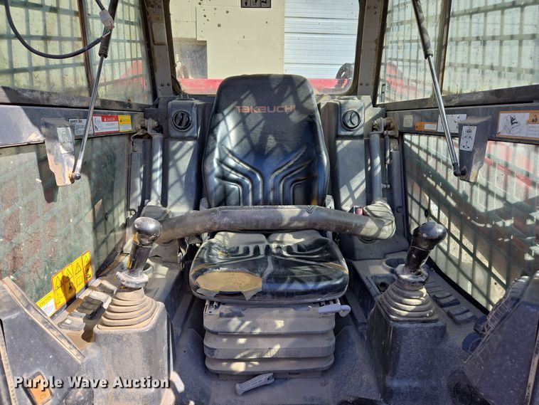 image for item ED3985 2016 Takeuchi TL12V2 tracked skid steer loader