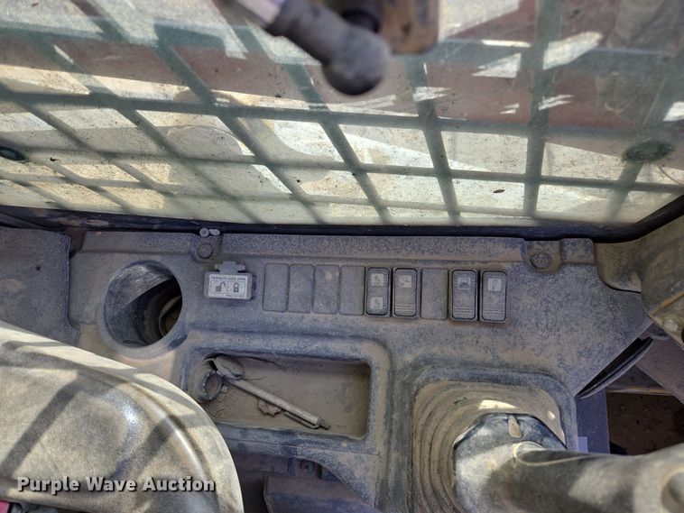 image for item ED3985 2016 Takeuchi TL12V2 tracked skid steer loader