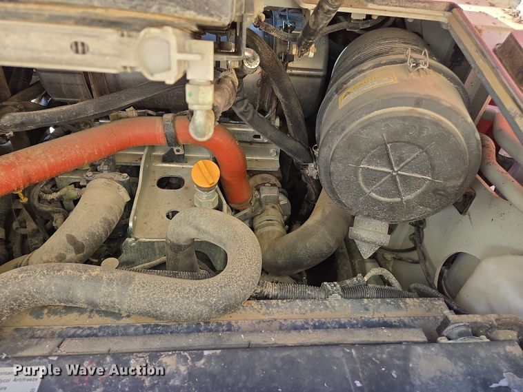 image for item ED3985 2016 Takeuchi TL12V2 tracked skid steer loader