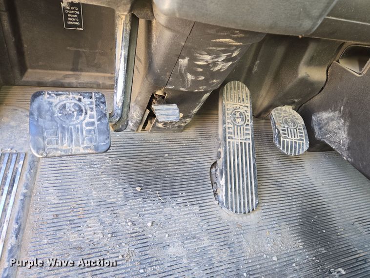 image for item ED3987 2012 Kenworth T800 semi truck