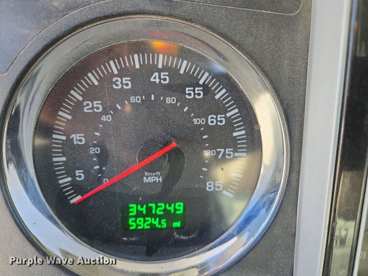 image for item ED3987 2012 Kenworth T800 semi truck